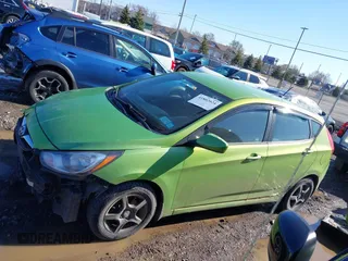 2013 Hyundai Accent GS z VIN KMHCT5AE9DU072191, wystawiony jako IAAI lot #41802024 z przebiegiem 52 491 mil mil oraz . Historia ofert i sprzedaży dostępna na DreamBid. Obrazek 15.