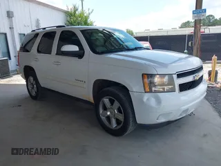 2008 Chevrolet Tahoe 3LT with VIN 1GNFC13098R140632, listed as a IAAI auction lot 42591186 with 249,852 mi miles and . Bid and sale history available at DreamBid. Image 1.