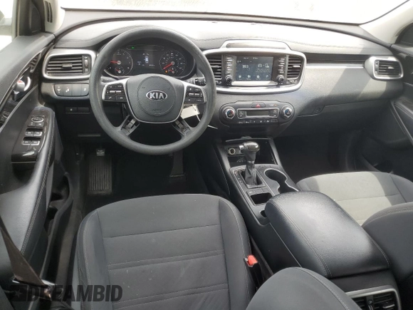 2019 Kia Sorento LX z VIN 5XYPG4A55KG491450, wystawiony jako Copart lot #53295675 z przebiegiem 83 042 mil mil oraz Nie do naprawy • Non repairable. Historia ofert i sprzedaży dostępna na DreamBid. Obrazek 8.