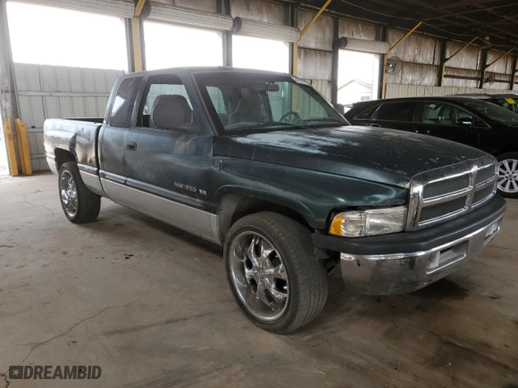 2001 Dodge Ram 1500 with VIN 3B7HC13Y61M514922, listed as a Copart auction lot 49189125 with 215,684 mi miles and Clean Title. Bid and sale history available at carsss.com. Image 4.