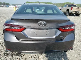 2022 Toyota Camry SE with VIN 4T1G11AK8NU662762, listed as a Copart auction lot 53463765 with 56,116 mi miles and Salvage Title. Bid and sale history available at carsss.com. Image 6.