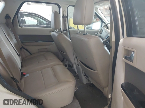 2009 Ford Escape Hybrid z VIN 1FMCU59329KB01081, wystawiony jako IAAI lot #42557114 z przebiegiem 206 972 mil mil oraz . Historia ofert i sprzedaży dostępna na DreamBid. Obrazek 8.