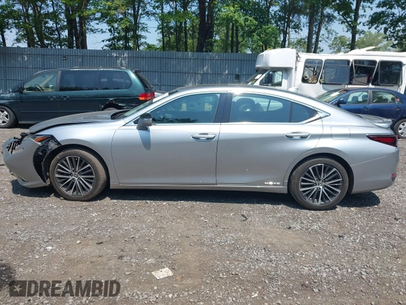 2022 Lexus ES 300h with VIN 58ADA1C13NU017386, listed as a IAAI auction lot 42381143 with 53,045 mi miles and . Bid and sale history available at DreamBid. Image 14.