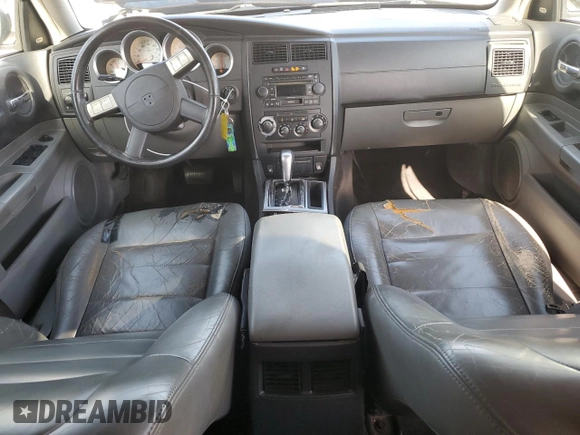 2005 Dodge Magnum RT z VIN 2D4GV582X5H555689, wystawiony jako Copart lot #57711845 z przebiegiem 224 376 mil mil oraz Szkoda całkowita • Salvage title. Historia ofert i sprzedaży dostępna na DreamBid. Obrazek 8.