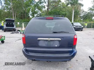 2007 Chrysler Town & Country Touring z VIN 2A4GP54L37R210162, wystawiony jako IAAI lot #42414404 z przebiegiem 276 516 mil mil oraz . Historia ofert i sprzedaży dostępna na DreamBid. Obrazek 17.