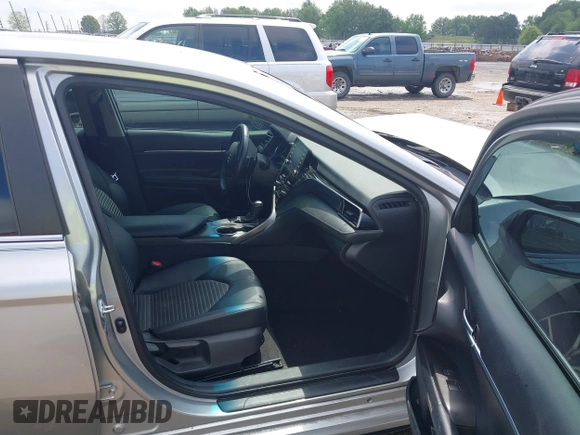 2021 Toyota Camry SE Nightshade with VIN 4T1T11AK3MU542610, listed as a IAAI auction lot 39350024 with 71,086 mi miles and . Bid and sale history available at DreamBid. Image 5.