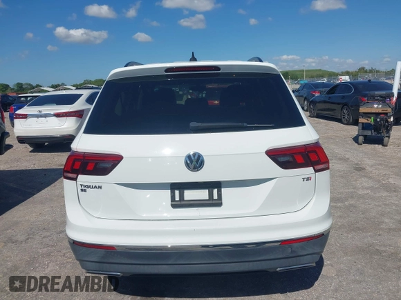 2018 Volkswagen Tiguan SEL with VIN 3VV3B7AX8JM192926, listed as a IAAI auction lot 42034229 with 16,656 mi miles and . Bid and sale history available at DreamBid. Image 16.