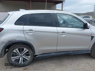 2021 Mitsubishi Outlander ES z VIN JA4ARUAU1MU031303, wystawiony jako IAAI lot #42099300 z przebiegiem 43 391 mil mil oraz . Historia ofert i sprzedaży dostępna na DreamBid. Obrazek 6.