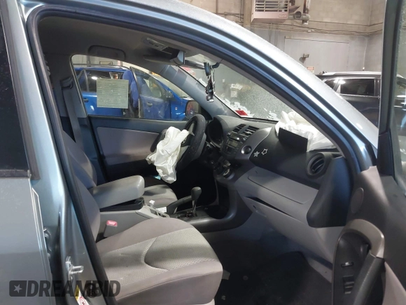2007 Toyota RAV4 with VIN JTMBD33V776024633, listed as a IAAI auction lot 41498252 with 101,607 mi miles. Bid and sale history available at carsss.com. Image 5.