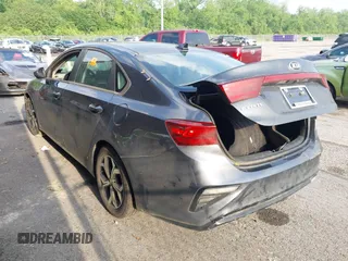 2021 Kia Forte LXS z VIN 3KPF24AD8ME263248, wystawiony jako IAAI lot #42110442 z przebiegiem 76 323 mil mil oraz . Historia ofert i sprzedaży dostępna na DreamBid. Obrazek 3.