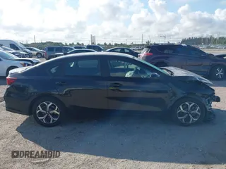 2021 Kia Forte FE z VIN 3KPF24AD6ME390032, wystawiony jako IAAI lot #41467915 z przebiegiem 43 654 mil mil oraz . Historia ofert i sprzedaży dostępna na DreamBid. Obrazek 14.