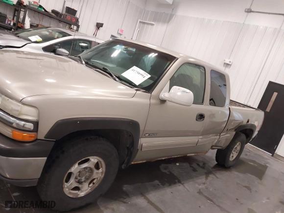 1999 Chevrolet Silverado 1500 LT with VIN 2GCEK19T8X1163660, listed as a IAAI auction lot 41758994 with 227,494 mi miles. Bid and sale history available at carsss.com. Image 14.