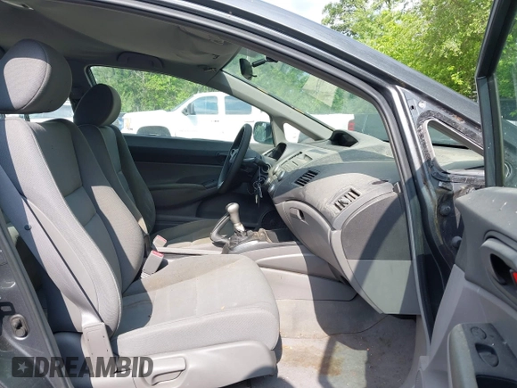 2011 Honda Civic z VIN 19XFA1E33BE005879, wystawiony jako IAAI lot #42216606 z przebiegiem 136 323 mil mil oraz . Historia ofert i sprzedaży dostępna na DreamBid. Obrazek 5.