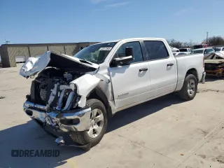 2024 Ram 1500 Big Horn z VIN 1C6SRFFT8RN158130, wystawiony jako Copart lot #46917665 z przebiegiem 20 492 mil mil oraz Szkoda całkowita • Salvage title. Historia ofert i sprzedaży dostępna na DreamBid. Obrazek 1.