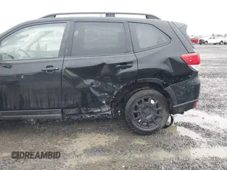 2019 Subaru Forester Premium with VIN JF2SKAEC6KH551325, listed as a IAAI auction lot 41623331 with 88,727 mi miles. Bid and sale history available at carsss.com. Image 6.