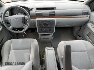2004 Ford Freestar SEL z VIN 2FMZA52274BB08535, wystawiony jako Copart lot #53969625 z przebiegiem 129 043 mil mil oraz Czysty tytuł • Clean title. Historia ofert i sprzedaży dostępna na DreamBid. Obrazek 8.