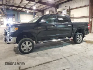 2017 Toyota Tundra Platinum z VIN 5TFAW5F11HX651530, wystawiony jako Copart lot #56709895 z przebiegiem 163 536 mil mil oraz Szkoda całkowita • Salvage title. Historia ofert i sprzedaży dostępna na DreamBid. Obrazek 1.