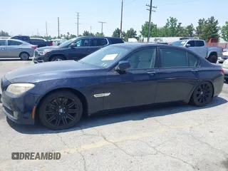 2010 BMW 7 Series 750Li z VIN WBAKB8C50ACY63208, wystawiony jako IAAI lot #42606209 z przebiegiem 120 802 mil mil oraz . Historia ofert i sprzedaży dostępna na DreamBid. Obrazek 2.