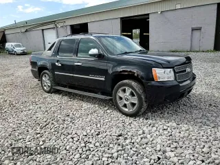 2009 Chevrolet Avalanche LTZ z VIN 3GNFK32099G228064, wystawiony jako Copart lot #55728085 z przebiegiem 162 389 mil mil oraz Szkoda całkowita • Salvage title. Historia ofert i sprzedaży dostępna na DreamBid. Obrazek 13.