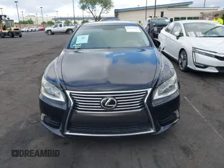 2013 Lexus LS 460 с VIN JTHBL5EF4D5119770, выставлен на аукционе IAAI как лот 42249648 с пробегом 130 460 миль миль и . История ставок и продаж доступна на DreamBid. Изображение 13.