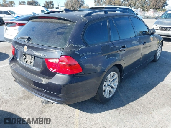 2007 BMW 3 Series 328xi с VIN WBAVT73577FZ35744, выставлен на аукционе IAAI как лот 41945740 с пробегом 158 884 миль миль и . История ставок и продаж доступна на DreamBid. Изображение 4.