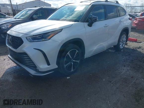 2022 Toyota Highlander XSE with VIN 5TDLZRBH0NS235559, listed as a IAAI auction lot 41684126 with 23,671 mi miles and . Bid and sale history available at DreamBid. Image 17.