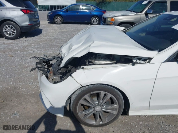 2016 Mercedes-Benz E-Class E 350 Sport with VIN WDDHF5KB2GB232214, listed as a IAAI auction lot 41723156 with 119,157 mi miles. Bid and sale history available at carsss.com. Image 6.