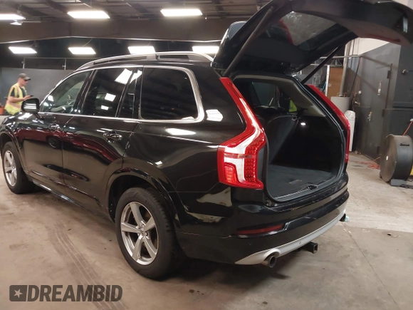 2018 Volvo XC90 Momentum with VIN YV4102PK6J1352841, listed as a IAAI auction lot 42394334 with 85,672 mi miles and . Bid and sale history available at DreamBid. Image 3.