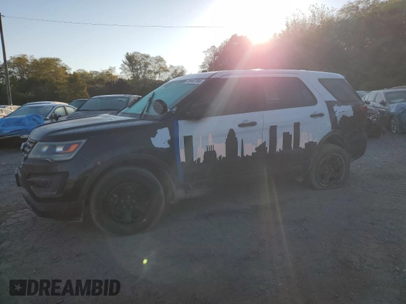 2016 Ford Utility Police Interceptor with VIN 1FM5K8AR8GGA19484, listed as a Copart auction lot 72447784 with 127,948 mi miles and Salvage Title. Bid and sale history available at carsss.com. Image 1.