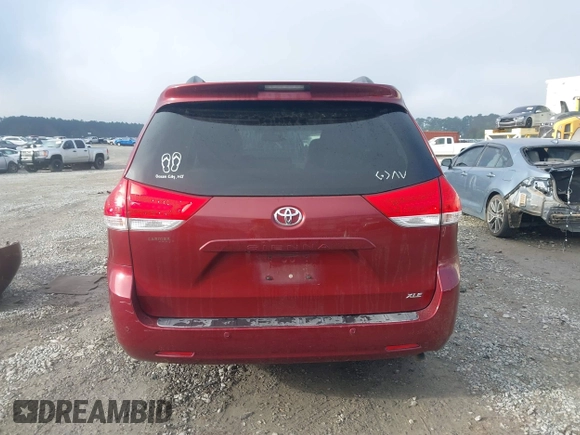 2014 Toyota Sienna XLE with VIN 5TDYK3DCXES471676, listed as a IAAI auction lot 41853038 with 169,790 mi miles. Bid and sale history available at carsss.com. Image 16.