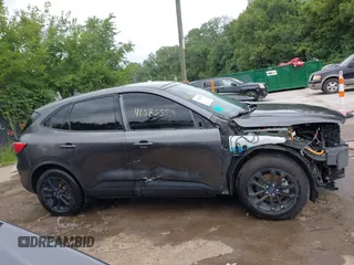 2020 Ford Escape SE Sport Hybrid с VIN 1FMCU9BZ7LUC02263, выставлен на аукционе IAAI как лот 42585553 с пробегом 144 592 миль миль и . История ставок и продаж доступна на DreamBid. Изображение 14.