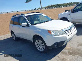 2012 Subaru Forester 2.5X Premium with VIN JF2SHADC1CH449237, listed as a IAAI auction lot 41797980 with 105,341 mi miles. Bid and sale history available at carsss.com. Image 1.