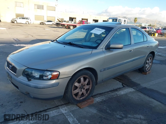 2004 Volvo S60 with VIN YV1RH59H842343519, listed as a IAAI auction lot 41004041 with 197,498 mi miles. Bid and sale history available at carsss.com. Image 17.
