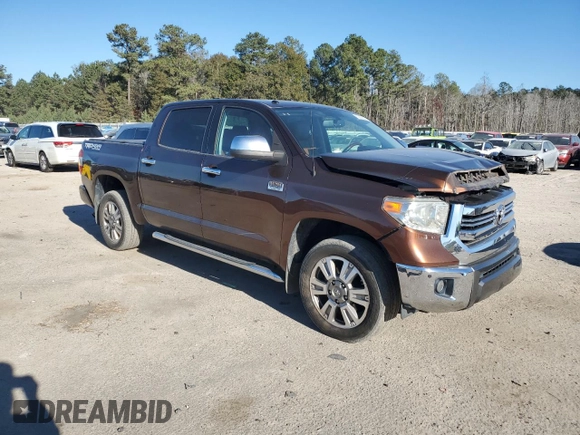 2017 Toyota Tundra Platinum z VIN 5TFAY5F17HX585415, wystawiony jako Copart lot #83656314 z przebiegiem 66 684 mil mil oraz Szkoda całkowita • Salvage title. Historia ofert i sprzedaży dostępna na DreamBid. Obrazek 4.