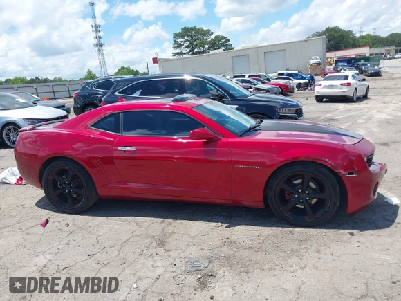 2013 Chevrolet Camaro LT z VIN 2G1FB1E39D9141179, wystawiony jako IAAI lot #42251362 z przebiegiem 135 433 mil mil oraz . Historia ofert i sprzedaży dostępna na DreamBid. Obrazek 13.