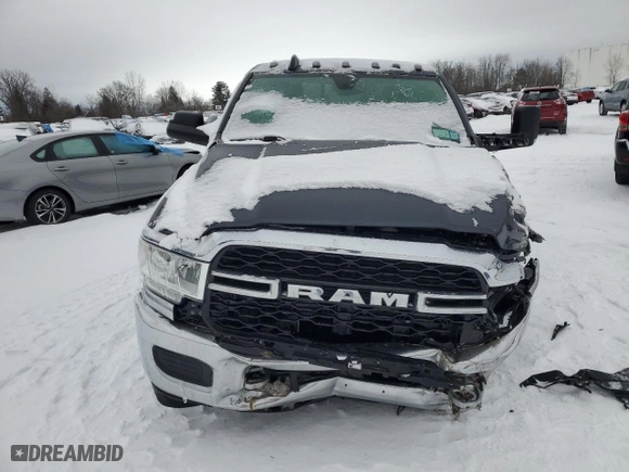 2019 Ram 2500 Tradesman with VIN 3C6MR5AJ0KG551935, listed as a Copart auction lot 43856195 with 156,569 mi miles and Salvage Title. Bid and sale history available at carsss.com. Image 5.