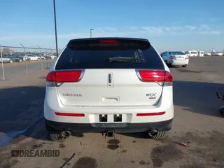 2014 Lincoln MKX with VIN 2LMDJ8JK4EBL10770, listed as a IAAI auction lot 40694091 with 106,354 mi miles. Bid and sale history available at carsss.com. Image 16.