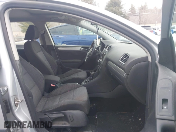 2013 Volkswagen Golf TDI z VIN WVWDM7AJ7DW137767, wystawiony jako IAAI lot #41548852 z przebiegiem 102 984 mil mil oraz . Historia ofert i sprzedaży dostępna na DreamBid. Obrazek 5.