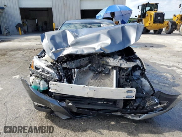 2020 Nissan Altima 2.5 SV with VIN 1N4BL4DV5LC277765, listed as a Copart auction lot 52359605 with 101,210 mi miles and Non Repairable. Bid and sale history available at carsss.com. Image 5.