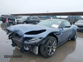 2017 Aston Martin DB11 z VIN SCFRMFAV4HGL03067, wystawiony jako IAAI lot #41962702 z przebiegiem 17 190 mil mil oraz . Historia ofert i sprzedaży dostępna na DreamBid. Obrazek 2.