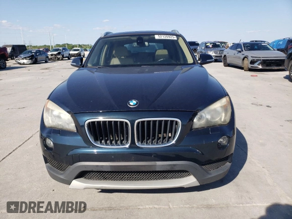 2013 BMW X1 xDrive28i with VIN WBAVL1C56DVR88434, listed as a Copart auction lot 52126925 with 136,187 mi miles and Salvage Title. Bid and sale history available at carsss.com. Image 5.
