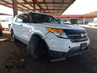 2013 Ford Utility Police Interceptor with VIN 1FM5K8AR4DGC73804, listed as a IAAI auction lot 41205542 with 155,705 mi miles. Bid and sale history available at carsss.com. Image 1.