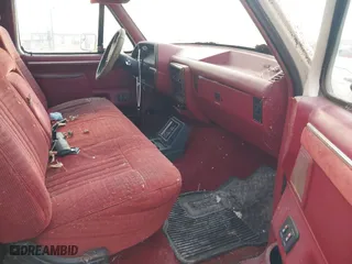 1988 Ford 1/2 Ton Trucks with VIN 1FTDF15N1JNA27920, listed as a IAAI auction lot 41915422 with 22,805 mi miles. Bid and sale history available at carsss.com. Image 5.