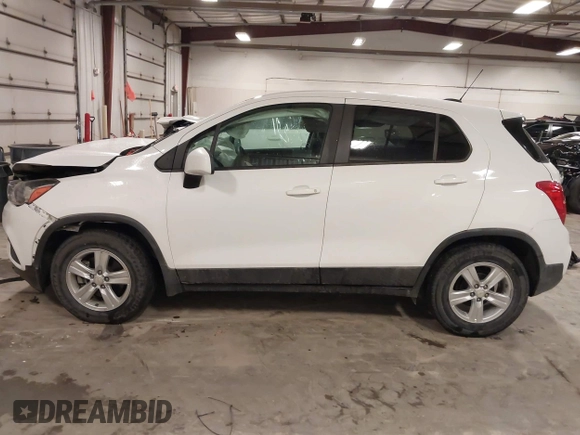 2020 Chevrolet Trax LS z VIN KL7CJKSB0LB318257, wystawiony jako IAAI lot #42080139 z przebiegiem 59 616 mil mil oraz . Historia ofert i sprzedaży dostępna na DreamBid. Obrazek 14.