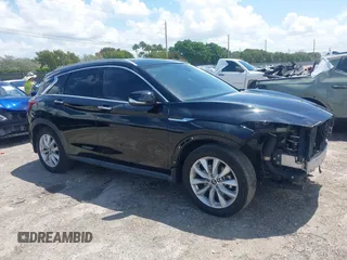 2019 Infiniti QX50 LUXE with VIN 3PCAJ5M16KF119709, listed as a IAAI auction lot 41922353 with 96,262 mi miles. Bid and sale history available at carsss.com. Image 1.
