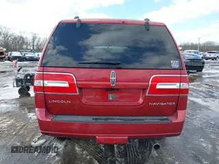 2008 Lincoln Navigator with VIN 5LMFU28518LJ18538, listed as a IAAI auction lot 41546111 with 123,174 mi miles. Bid and sale history available at carsss.com. Image 16.