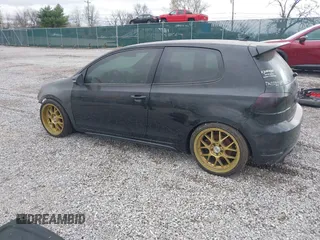 2010 Volkswagen GTI z VIN WVWEV7AJ9AW171447, wystawiony jako IAAI lot #41819084 z przebiegiem 142 270 mil mil oraz . Historia ofert i sprzedaży dostępna na DreamBid. Obrazek 3.