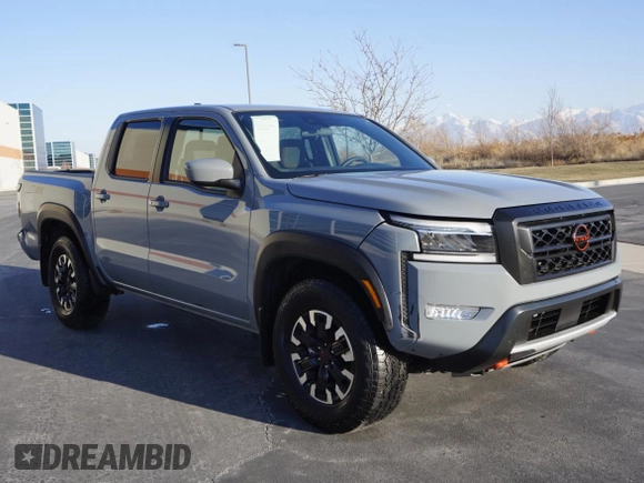 2024 Nissan Frontier SV z VIN 1N6ED1EK2RN667028, wystawiony jako Copart lot #55688885 z przebiegiem 3 447 mil mil oraz Szkoda całkowita • Salvage title. Historia ofert i sprzedaży dostępna na DreamBid. Obrazek 1.
