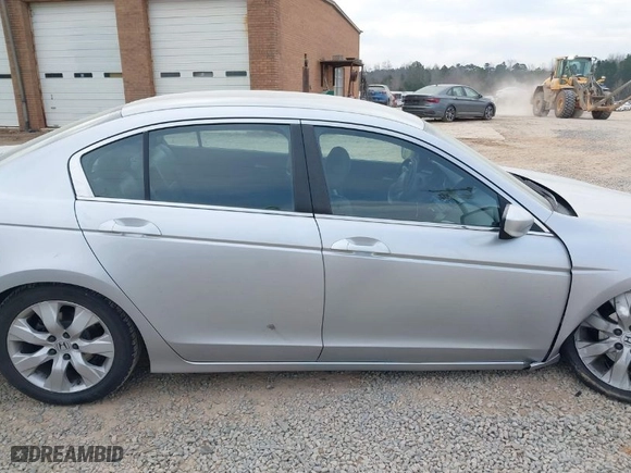 2011 Honda Accord Sdn SE with VIN 1HGCP2F64BA097329, listed as a IAAI auction lot 41688276 with 103,228 mi miles. Bid and sale history available at carsss.com. Image 13.