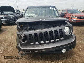2015 Jeep Patriot Latitude with VIN 1C4NJPFB0FD264888, listed as a Copart auction lot 60201145 with 110,839 mi miles and Clean title. Bid and sale history available at DreamBid. Image 5.